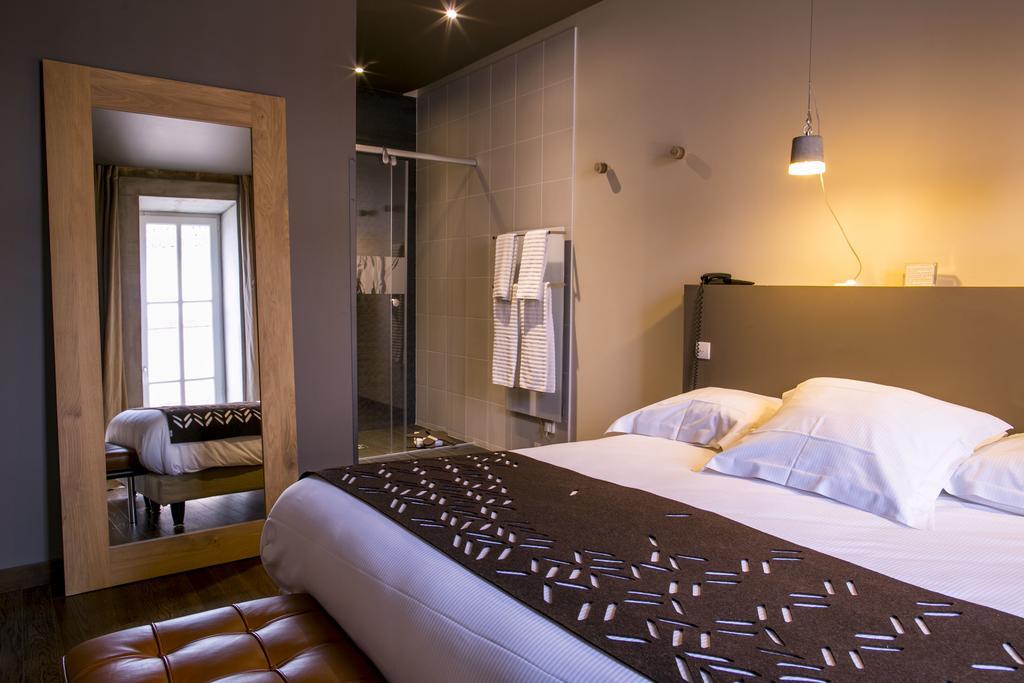 Aux Terrasses Otel Tournus Oda fotoğraf